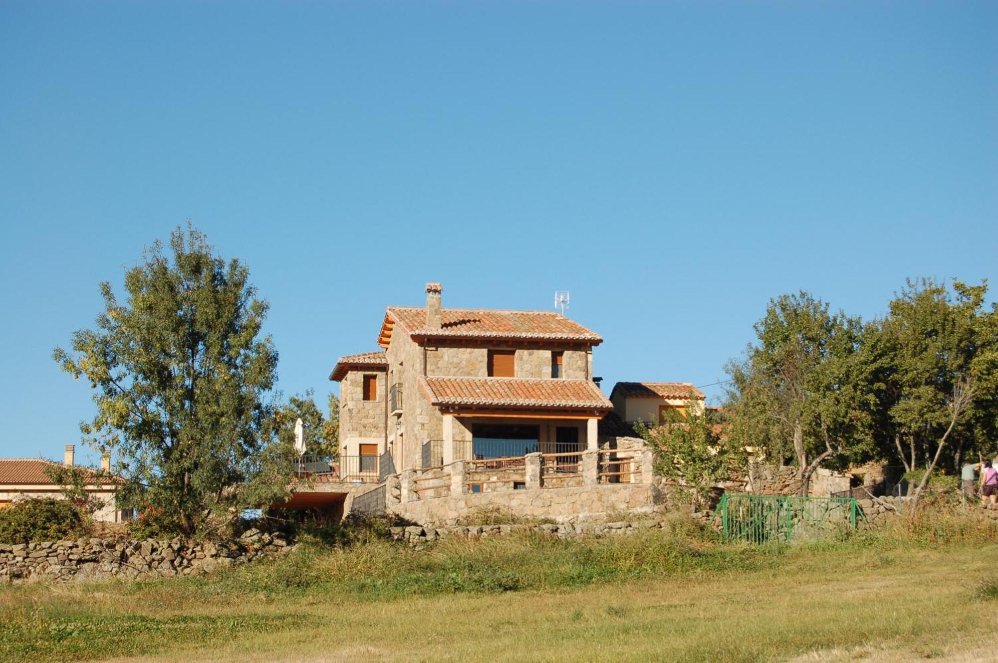 Casas Rurales Lalo Y Chelo La Aldehuela Exteriör bild